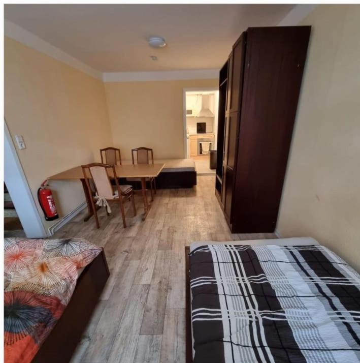 Appartement Monteur- Und Messezimmer Jelinski Arpke Lehrte