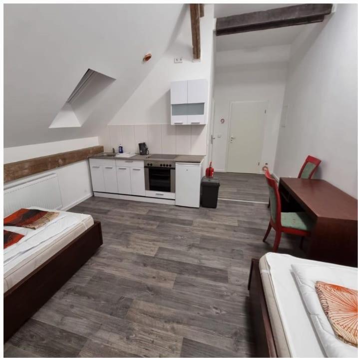 Monteur- Und Messezimmer Jelinski Arpke